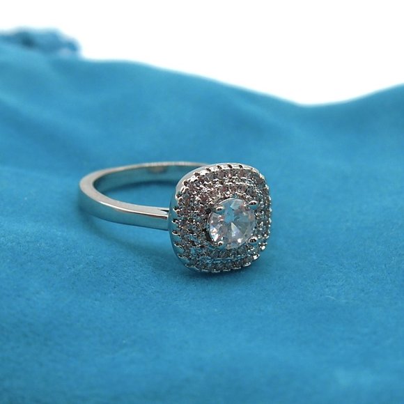 Stunning Ladies Halo Bridal Ring .925 Solid Sterling Silver - Picture 8 of 13